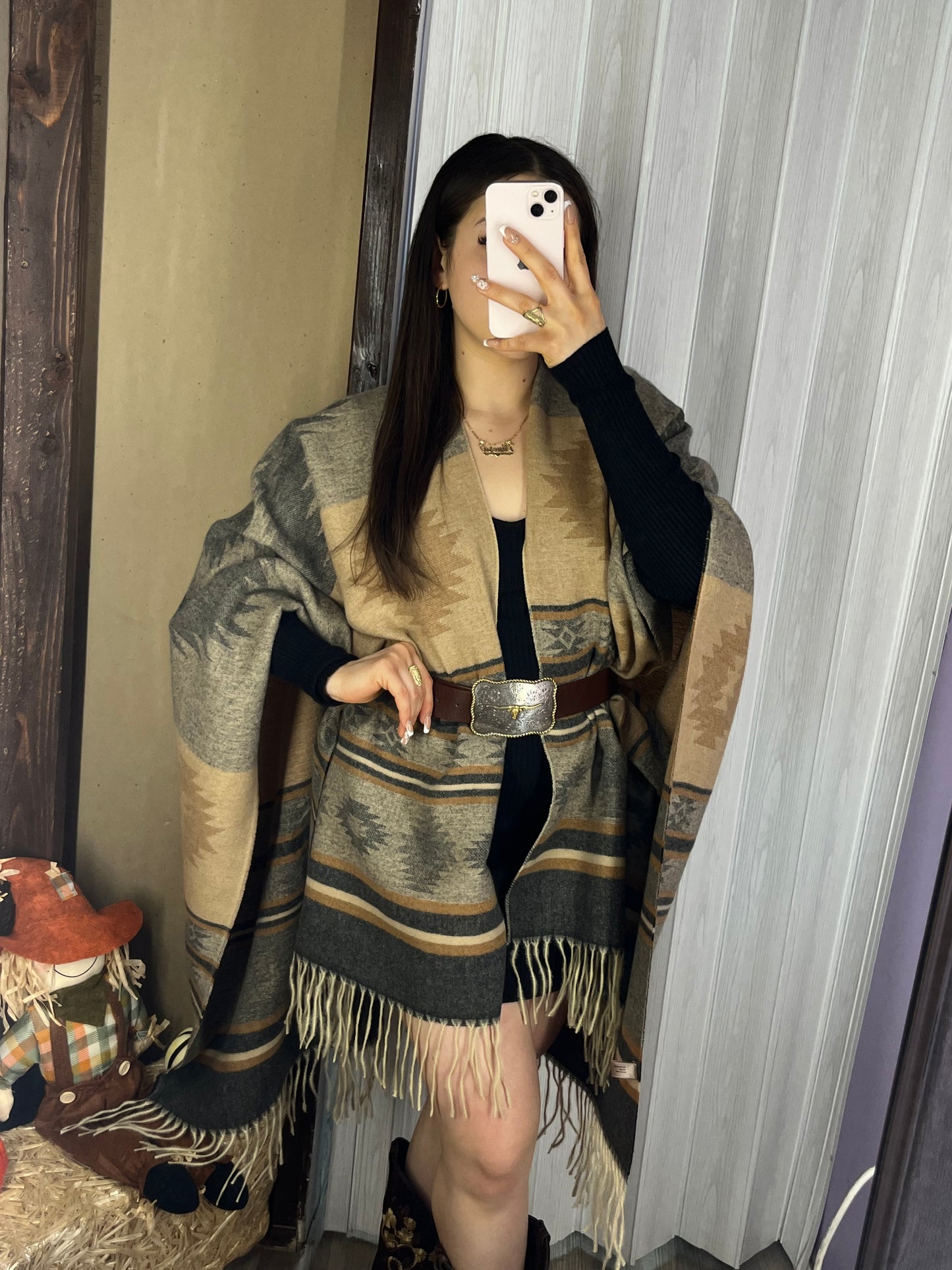 Erika Aztec Print Cape (Grey/Brown)